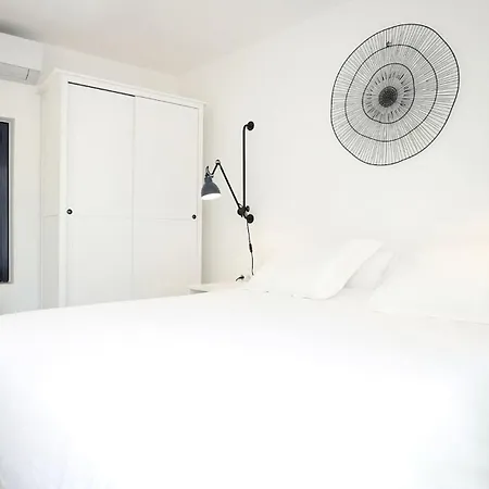 Charming Casa In Centre & Minutes To Vakantiehuis *