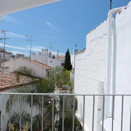 Casa de Férias Charming Casa In Centre & Minutes To Sitges