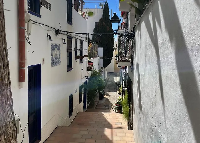 Charming Casa In Centre & Minutes To Casa de Férias Sitges