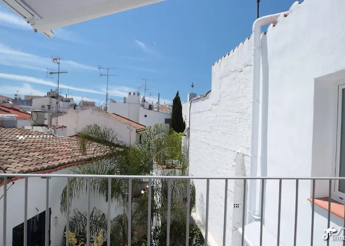 Casa de Férias Charming Casa In Centre & Minutes To Sitges