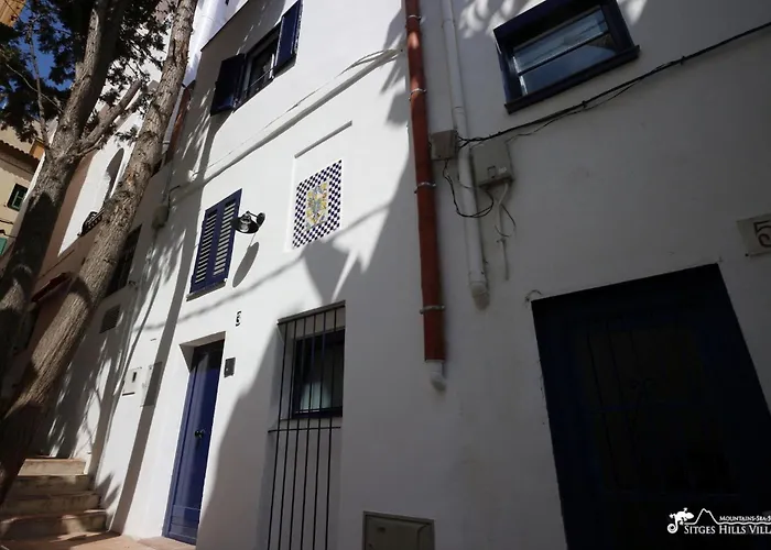 Casa de Férias Charming Casa In Centre & Minutes To *