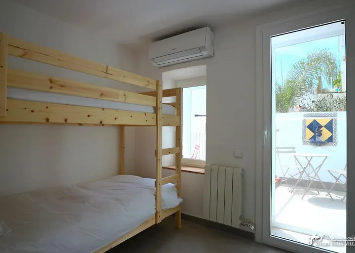Charming Casa In Centre & Minutes To *